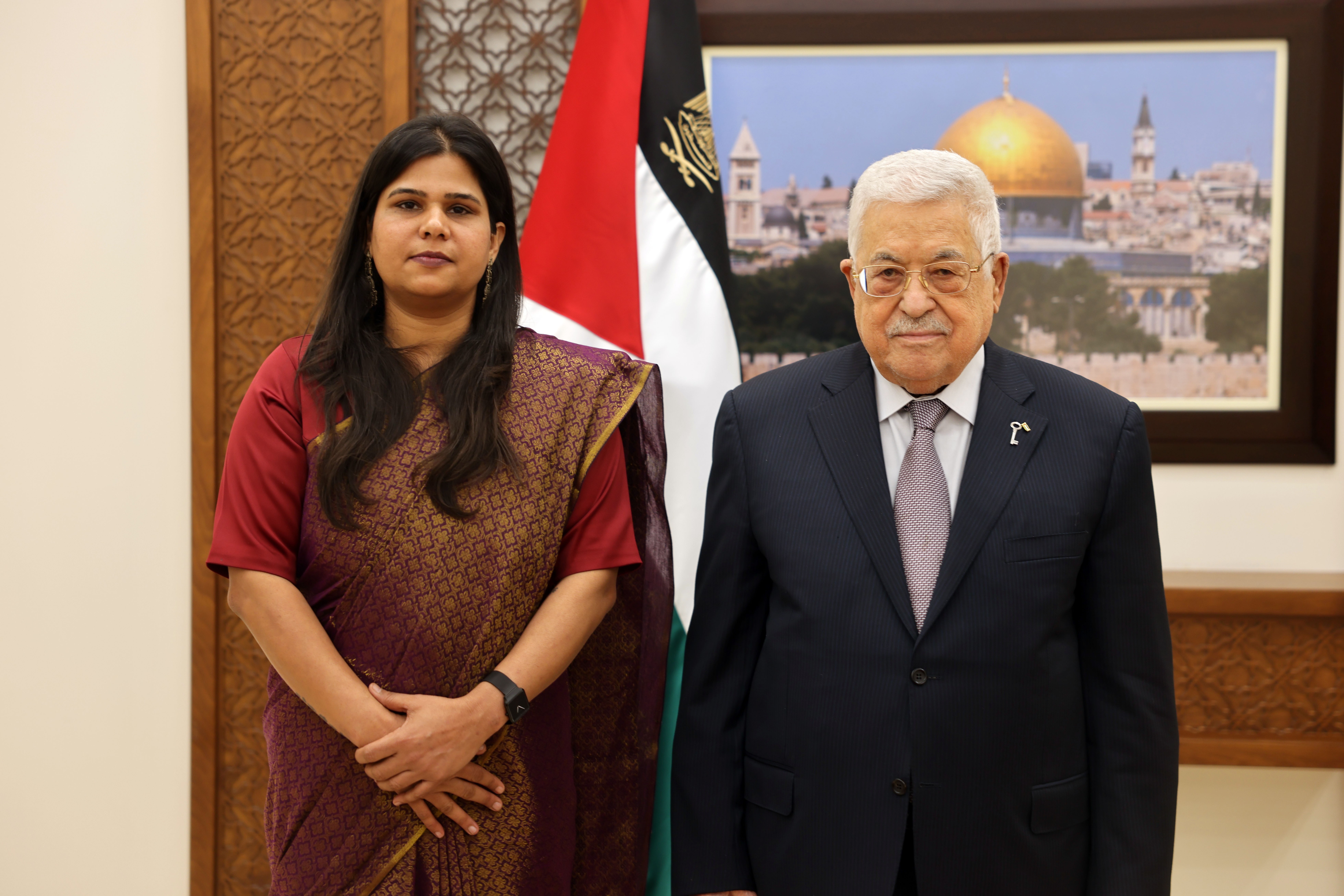 الرئيس يتقبل أوراق اعتماد رئيسة مكتب تمثيل جمهورية الهند لدى فلسطين.jpg