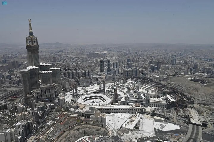 صور من سماء مكة المكرمة ترصد الاستعدادت النهائية لحج هذا العام 1.jpg