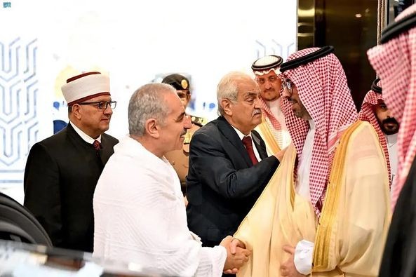 رئيس وزراء دولة فلسطين يصل إلى جدة #واس.jpg