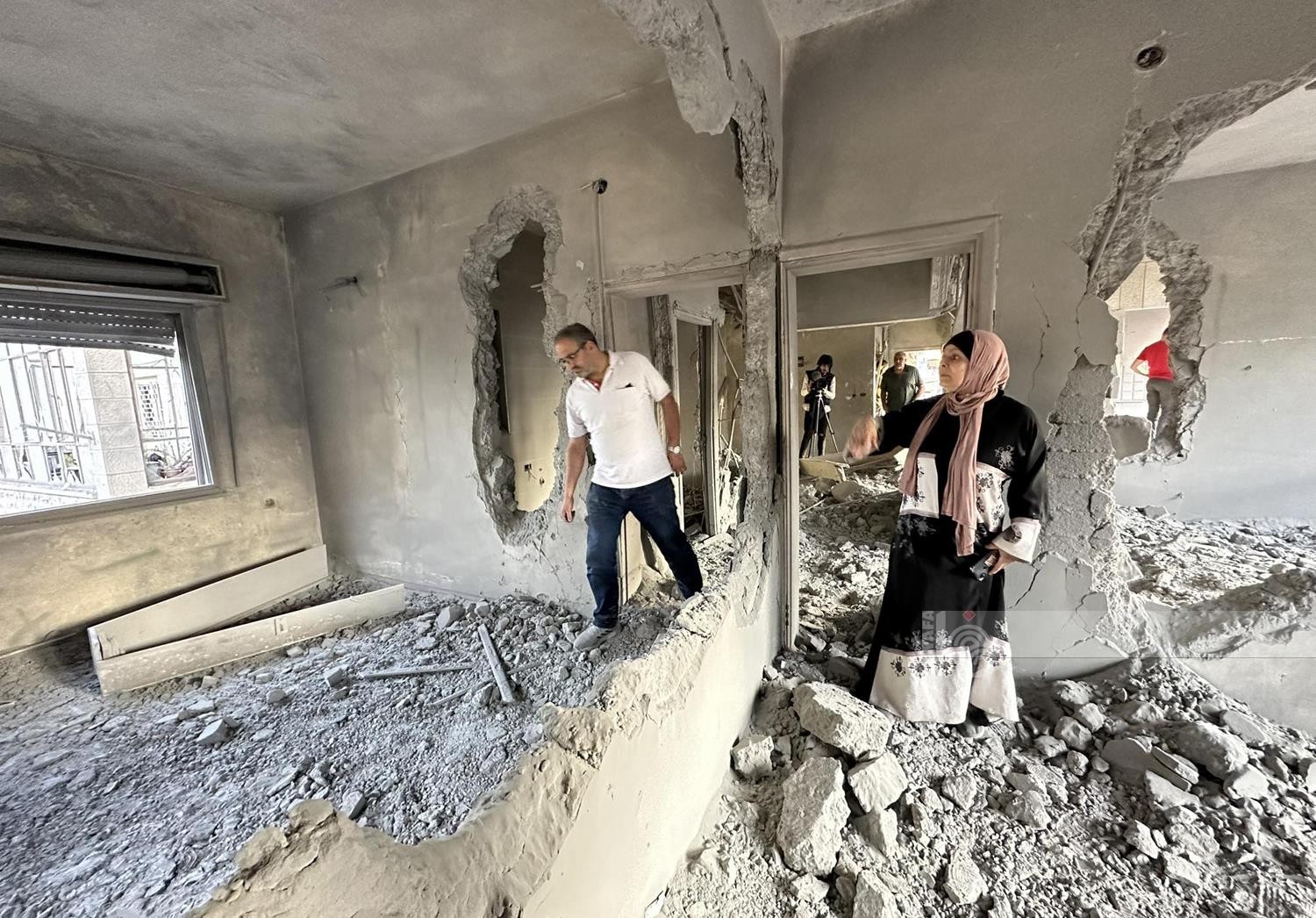 آثار الدمار عقب تفجير الاحتلال منزل عائلة الأسير اسلام فروخ في البلدة القديمة في رام الله 64.jpg