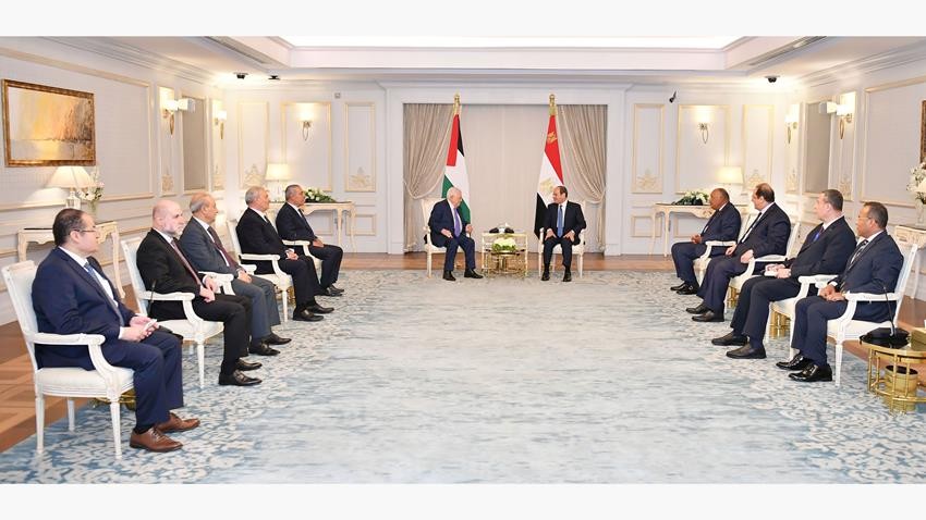 الرئيس عبد الفتاح السيسي يستقبل الرئيس الفلسطيني.jpg
