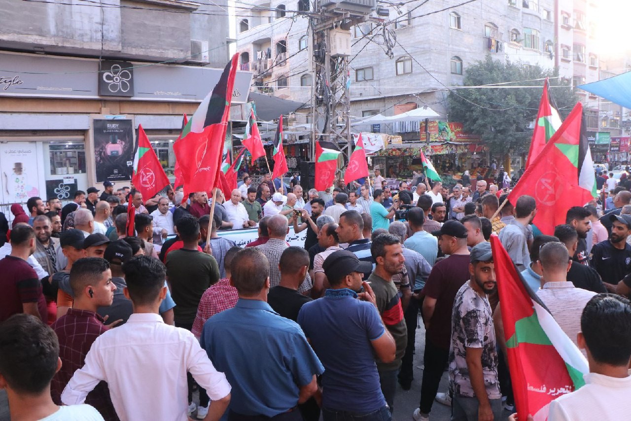 الوقفة التي نظمتها الجبهة الشعبيّة لتحرير فلسطين في محافظة شمال قطاع غزة.jpg