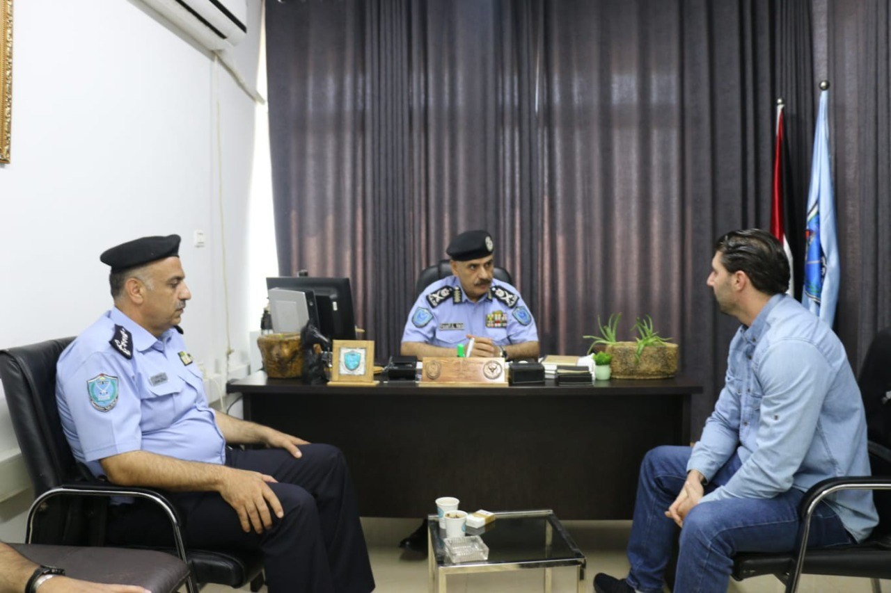 اللواء يوسف الحلو يتفقد مديرية شرطة محافظة الخليل 3.jpg