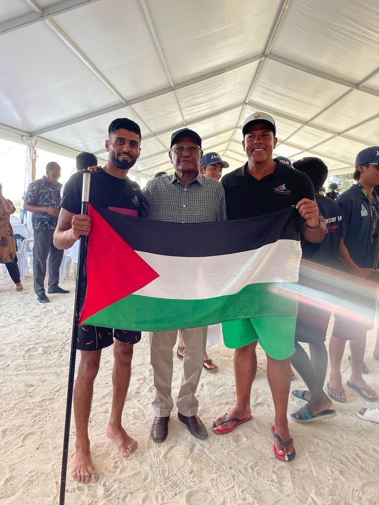 اختتام بطولة ركوب الأمواج المقامة في المالديف بمشاركة فلسطين  8.jpg