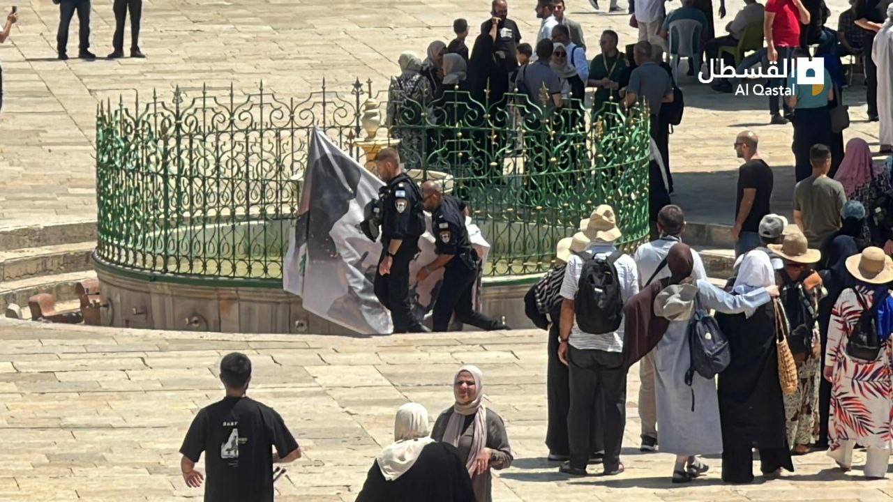 قوات الاحتلال تقتحم المسجد الأقصى وتزيل لافتة داعمة لجنين ومقاومتها.jpg