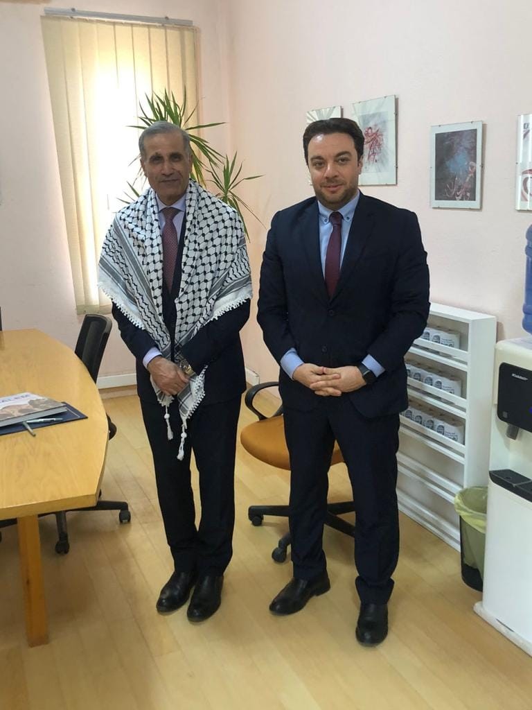 سفارة دولة فلسطين بالقاهرة توقع اتفاقية تعاون مع جامعة هليوبوليس لتخفيض الرسوم الدراسية  للطلبة الفلسطينيين  بنسبة خمسين بالمئة 2.jpg