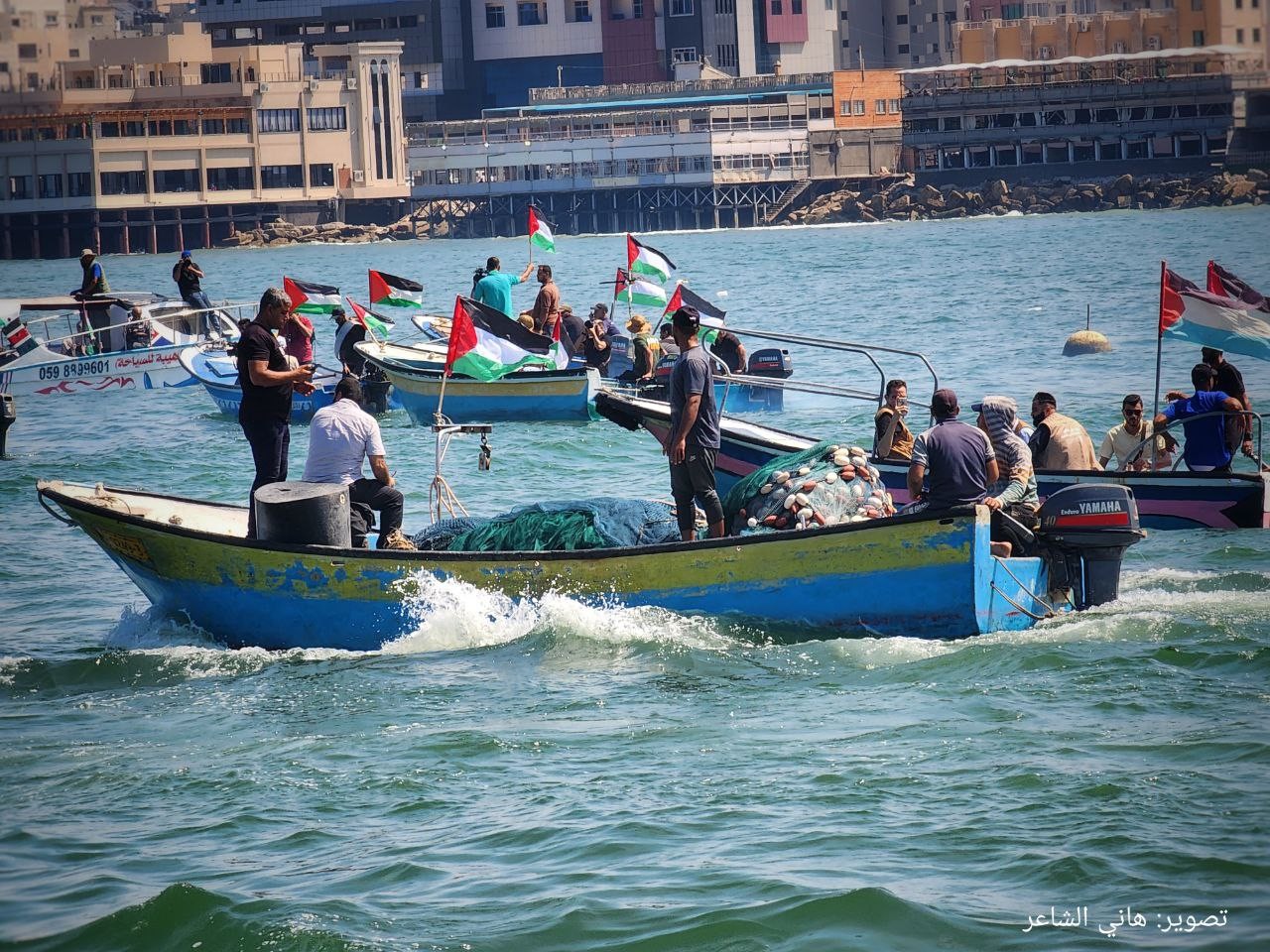 مسير بحري للمطالبة برفع الحصار عن قطاع غزة..تصوير- هاني الشاعر  21.jpg