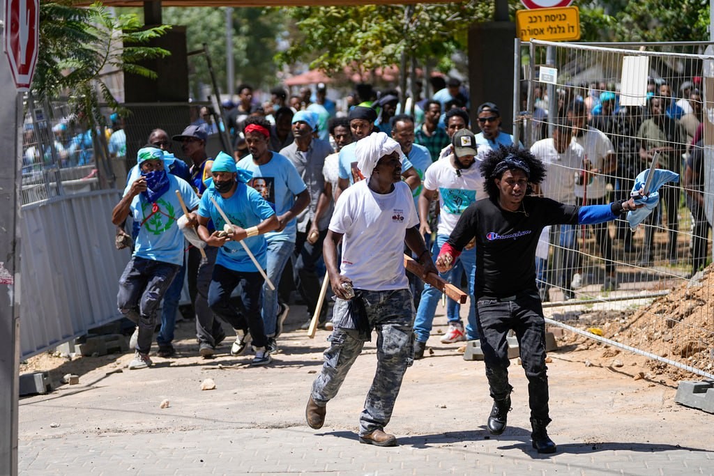 صور من احتجاجات الإرتريين في تل أبيب ..(أسوشييتد بريس).jpg