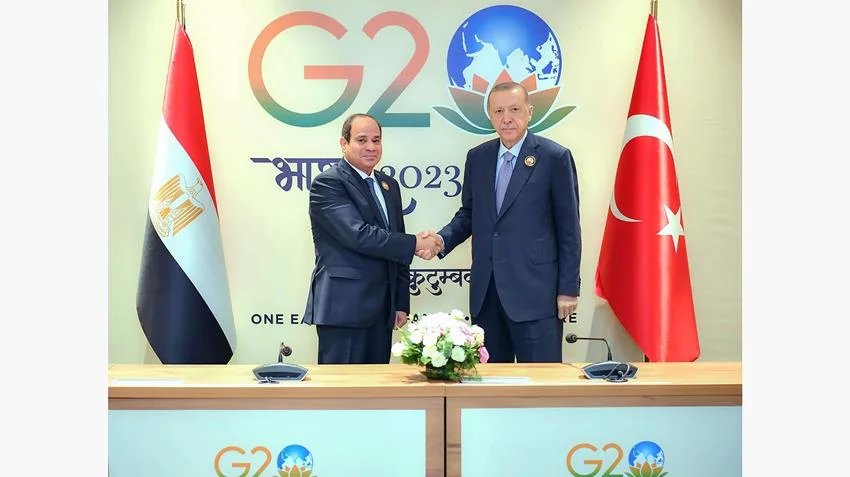 الرئيس عبد الفتاح السيسي يلتقي الرئيس التركي بنيودلهي.webp