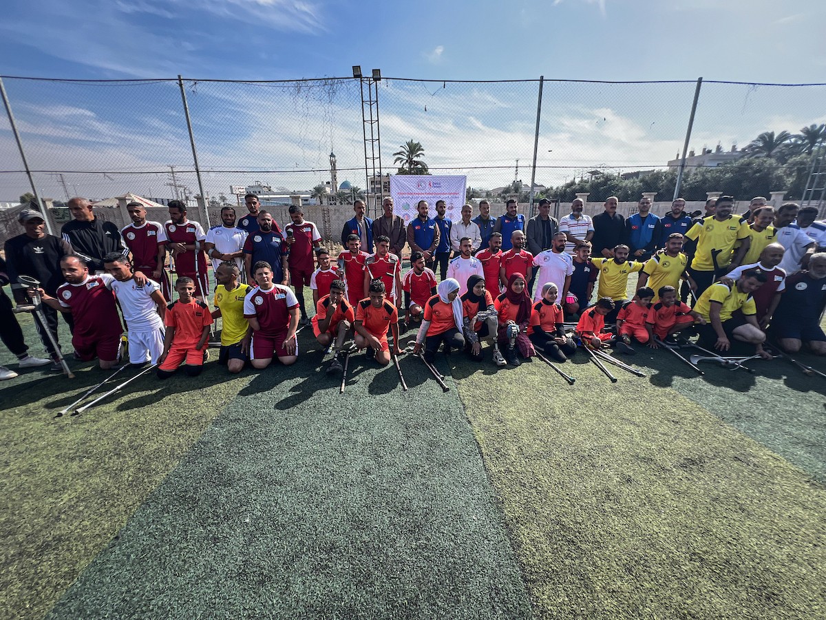 رياضيون فلسطينيون مبتورو الأطراف ضمن فعاليات بطولة الأمل لكرة القدم التي نظمتها جمعية د (24).jpg