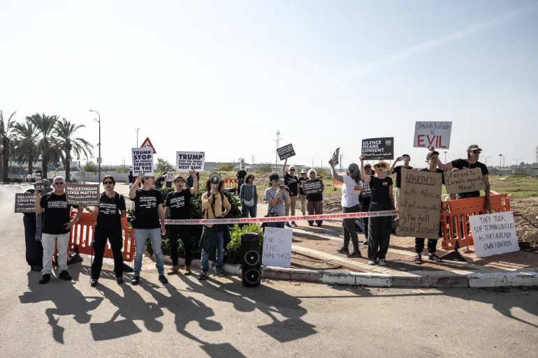 المظاهرة نظمتها حركة يسارية إسرائيلية مناهضة للاستيطان (الأناضول).webp