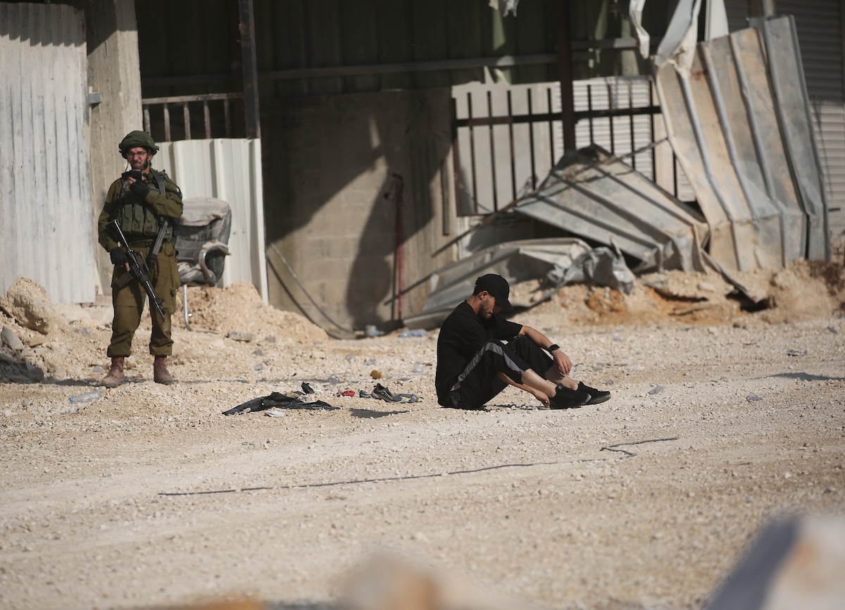 نظّم النازحون الفلسطينيون مظاهرة عند مدخل مخيم نور شمس للاجئين في الضفة الغربية، مطالبين بحقهم في العودة إلى ديارهم في طولكرم