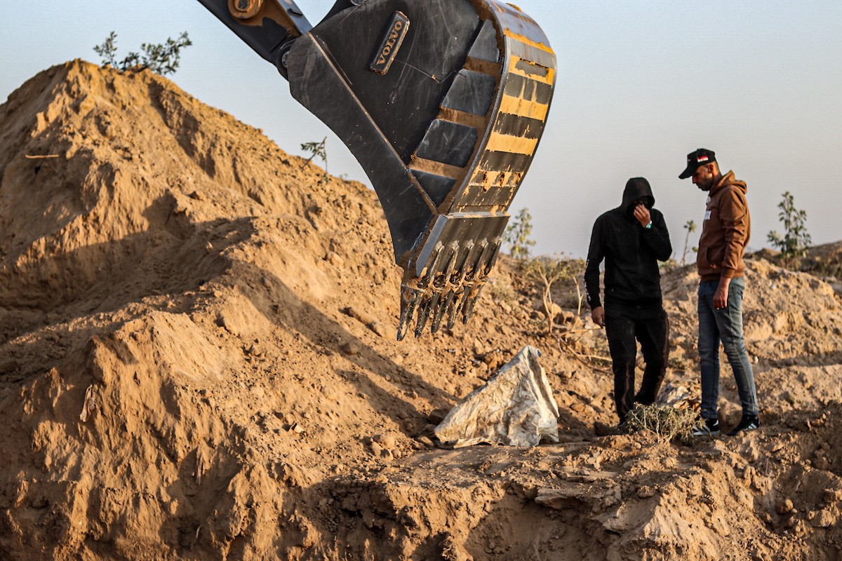 تعمل الآليات الثقيلة بالتنسيق مع أعضاء سرايا القدس وف (17).jpg