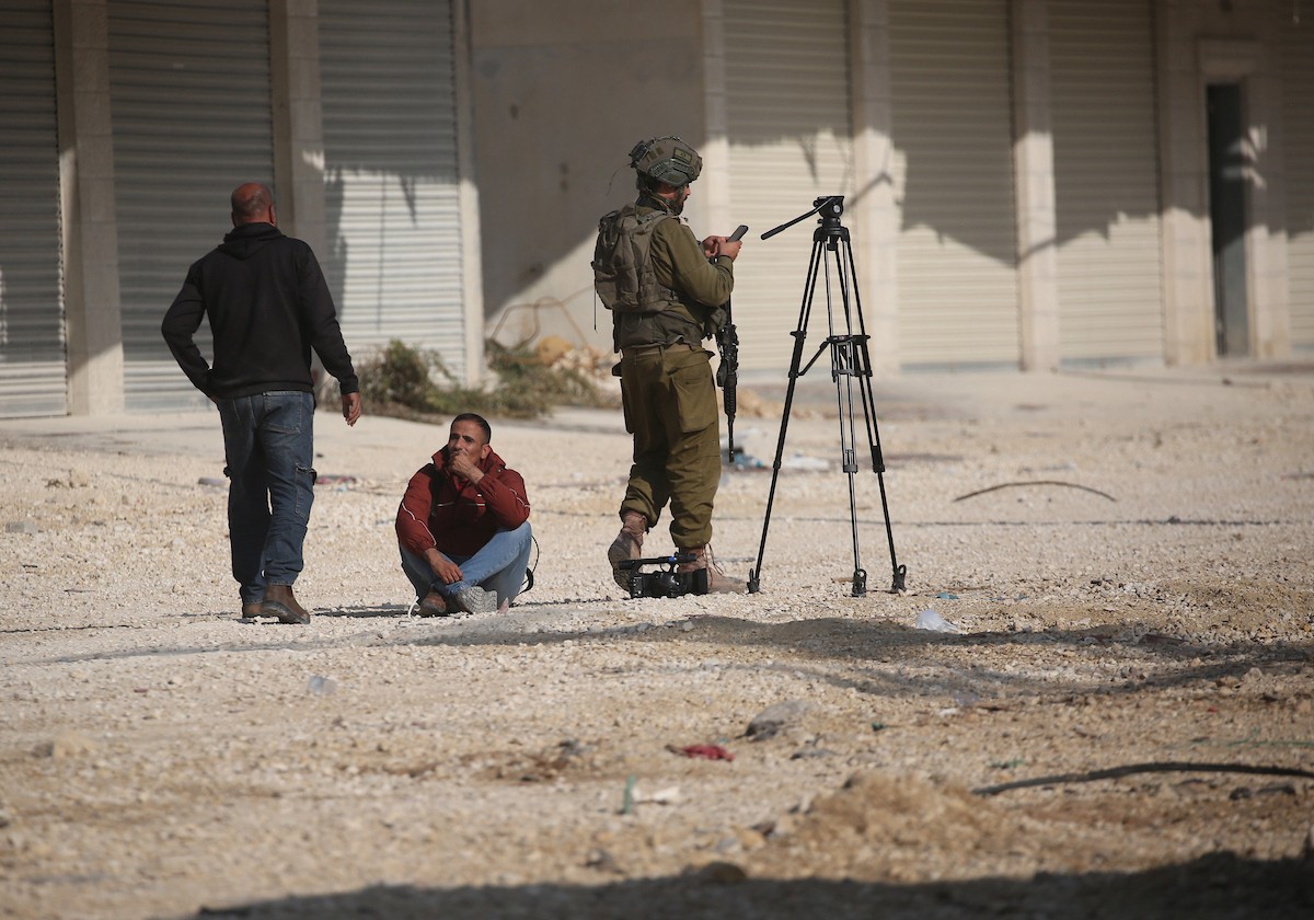 نظّم النازحون الفلسطينيون مظاهرة عند مدخل مخيم نور شمس للاجئين في الضفة الغربية، مطالبين بحقهم في العودة إلى ديارهم في طولكرم