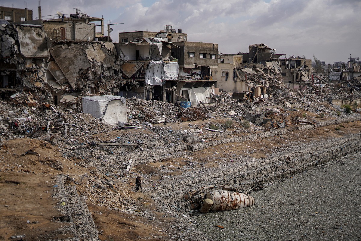 وفد من الأمم المتحدة يتفقد حوض تجميع مياه الصرف الصحي في حي الشيخ رضوان بمدينة غزة (18).jpg