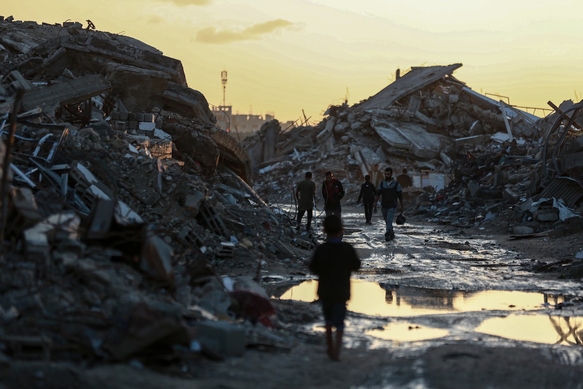 عاني الفلسطينيون الذين دمرت منازلهم جراء الهجمات الإسر (8).jpg