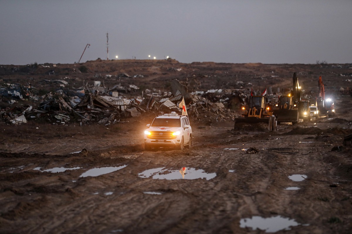 عمليات البحث لاستعادة جثث الرهائن الإسرائيليين كجزء من اتفاق وقف إطلاق النار وتبادل الأسرى بين حماس وإسرائيل (12).jpg