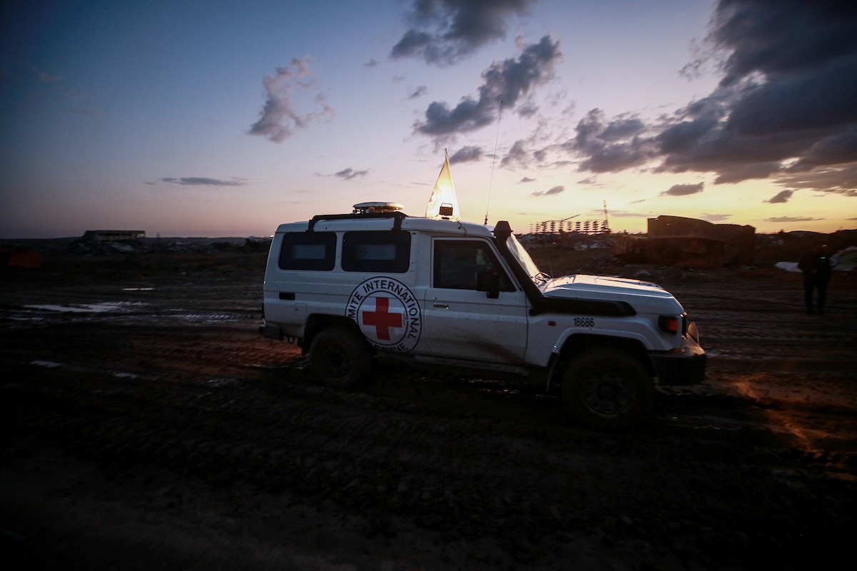 عمليات البحث لاستعادة جثث الرهائن الإسرائيليين كجزء من اتفاق وقف إطلاق النار وتبادل الأسرى بين حماس وإسرائيل (5).jpg