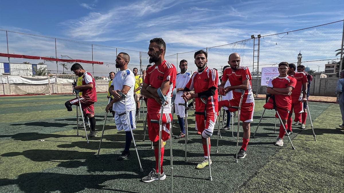 رياضيون فلسطينيون مبتورو الأطراف ضمن فعاليات بطولة الأمل لكرة القدم التي نظمتها جمعية د (17).jpg