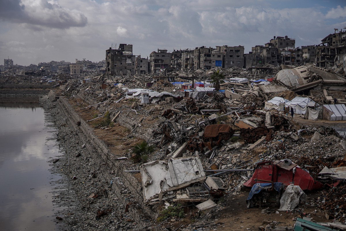 وفد من الأمم المتحدة يتفقد حوض تجميع مياه الصرف الصحي في حي الشيخ رضوان بمدينة غزة (20).jpg