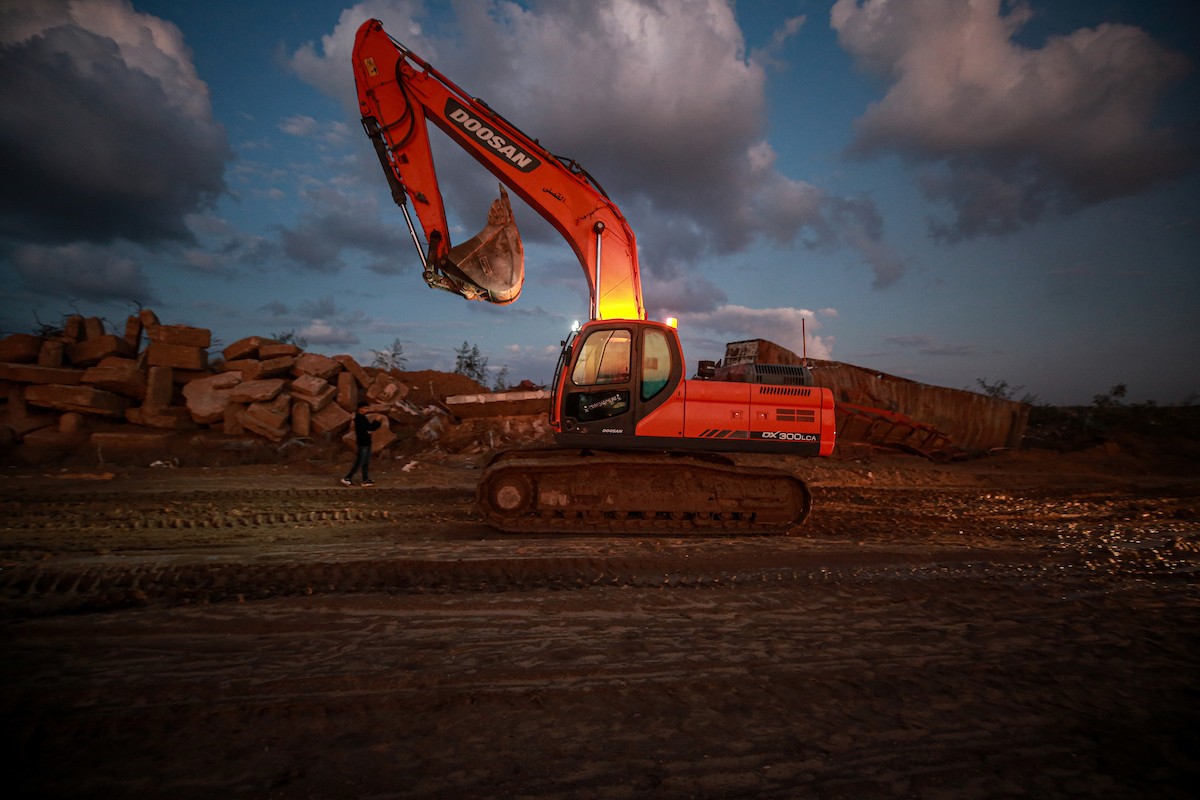 عمليات البحث لاستعادة جثث الرهائن الإسرائيليين كجزء من اتفاق وقف إطلاق النار وتبادل الأسرى بين حماس وإسرائيل (2).jpg