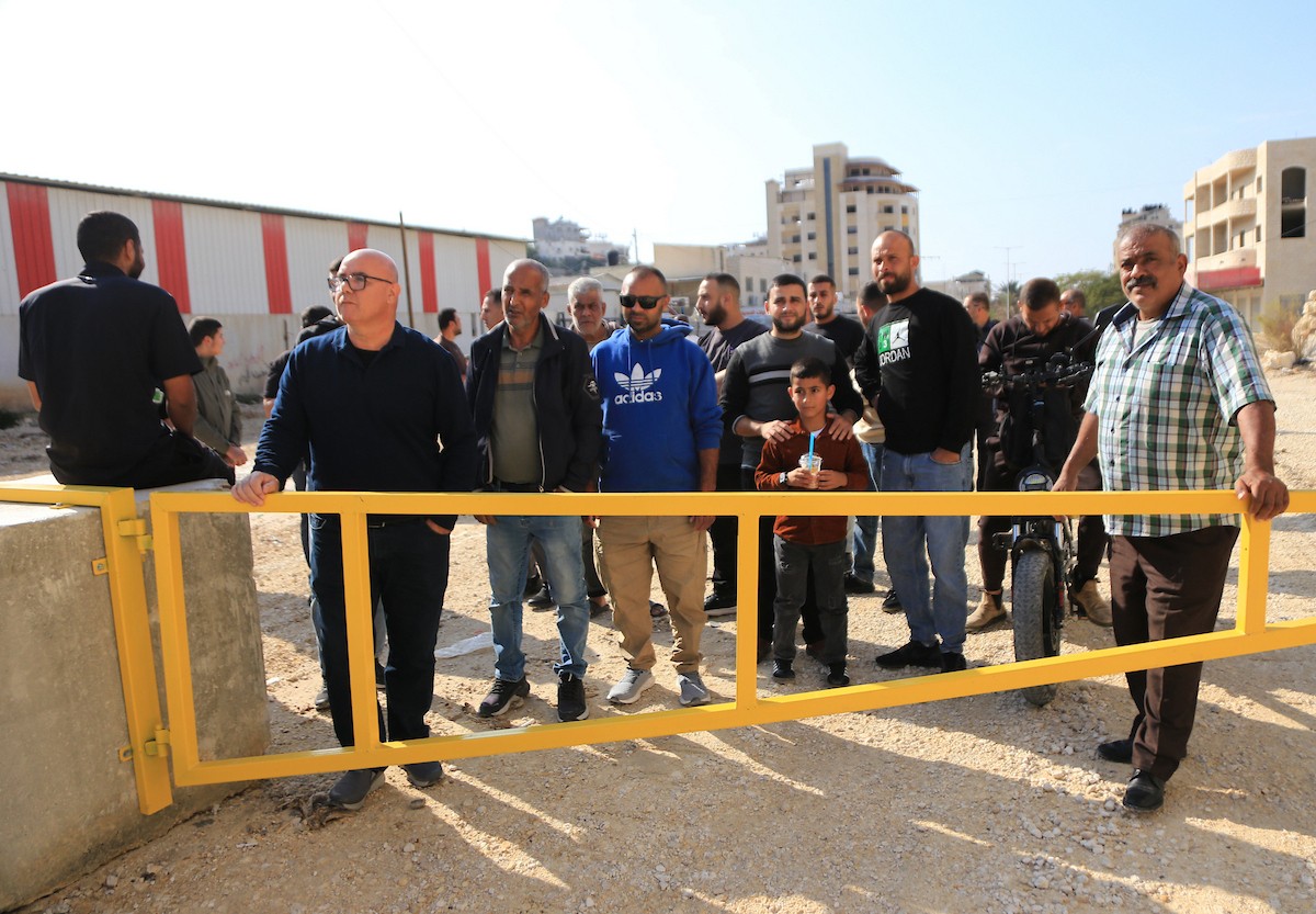 نظّم النازحون الفلسطينيون مظاهرة عند مدخل مخيم نور شمس للاجئين في الضفة الغربية، مطالبين بحقهم في العودة إلى ديارهم في طولكرم