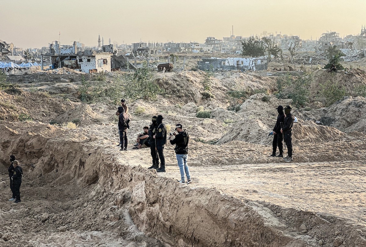 تعمل الآليات الثقيلة بالتنسيق مع أعضاء سرايا القدس وف (5).jpg