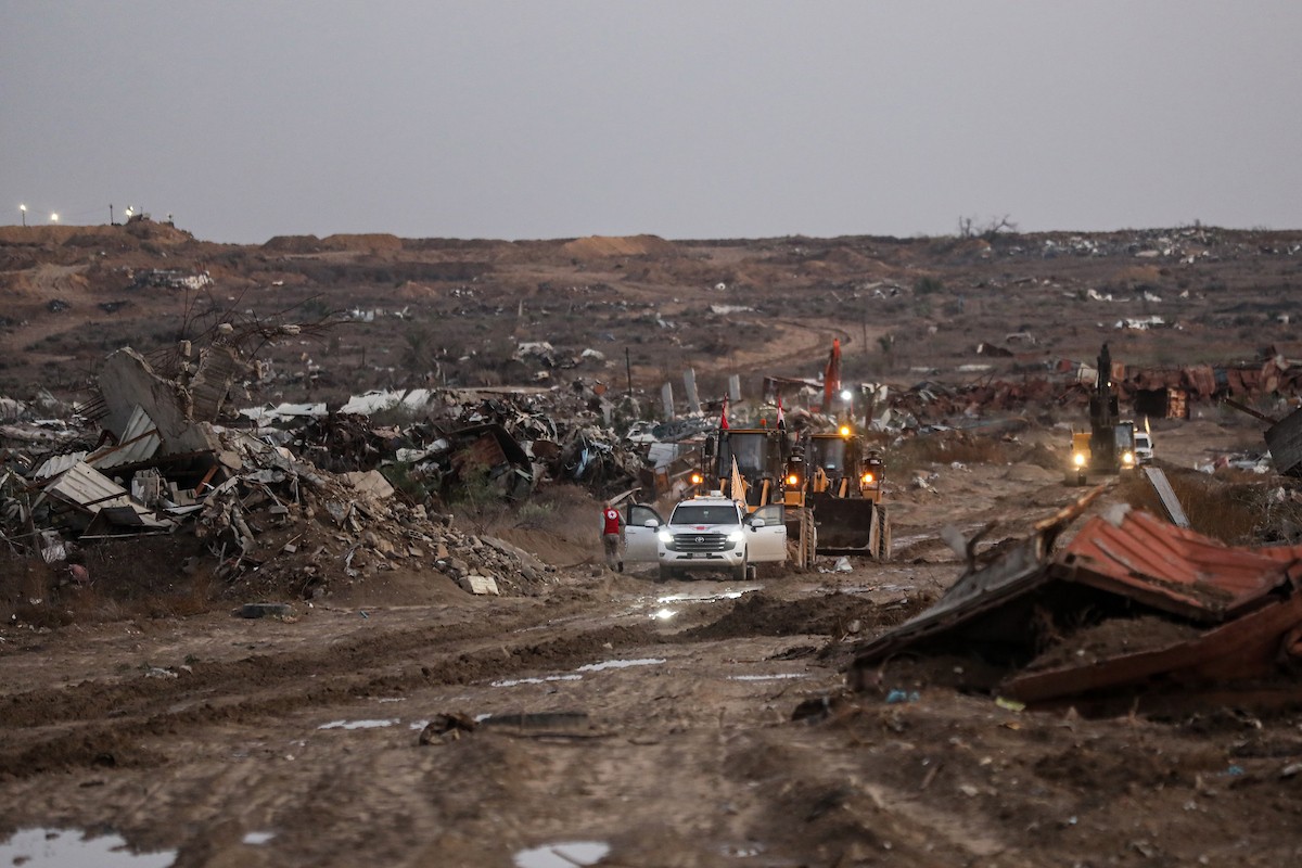 عمليات البحث لاستعادة جثث الرهائن الإسرائيليين كجزء من اتفاق وقف إطلاق النار وتبادل الأسرى بين حماس وإسرائيل (14).jpg