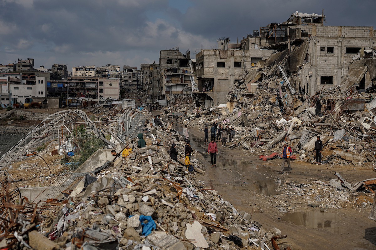 وفد من الأمم المتحدة يتفقد حوض تجميع مياه الصرف الصحي في حي الشيخ رضوان بمدينة غزة (25).jpg