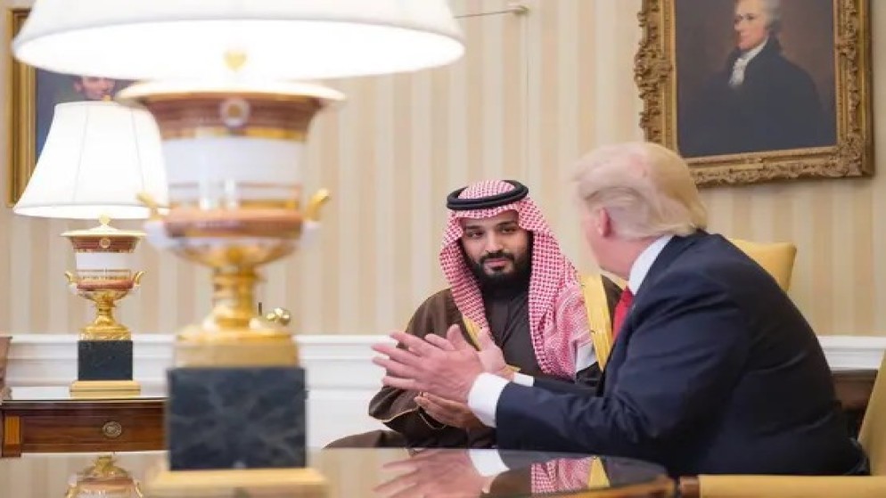 صورة أرشيفية للأمير محمد بن سلمان يلتقي مع الرئيس الأميركي دونالد ترامب..jpeg