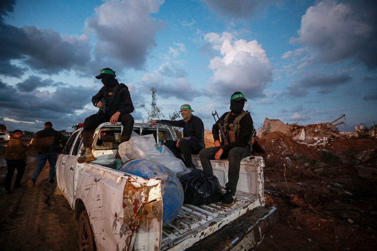عمليات البحث لاستعادة جثث الرهائن الإسرائيليين كجزء من اتفاق وقف إطلاق النار وتبادل الأسرى بين حماس وإسرائيل.jpg