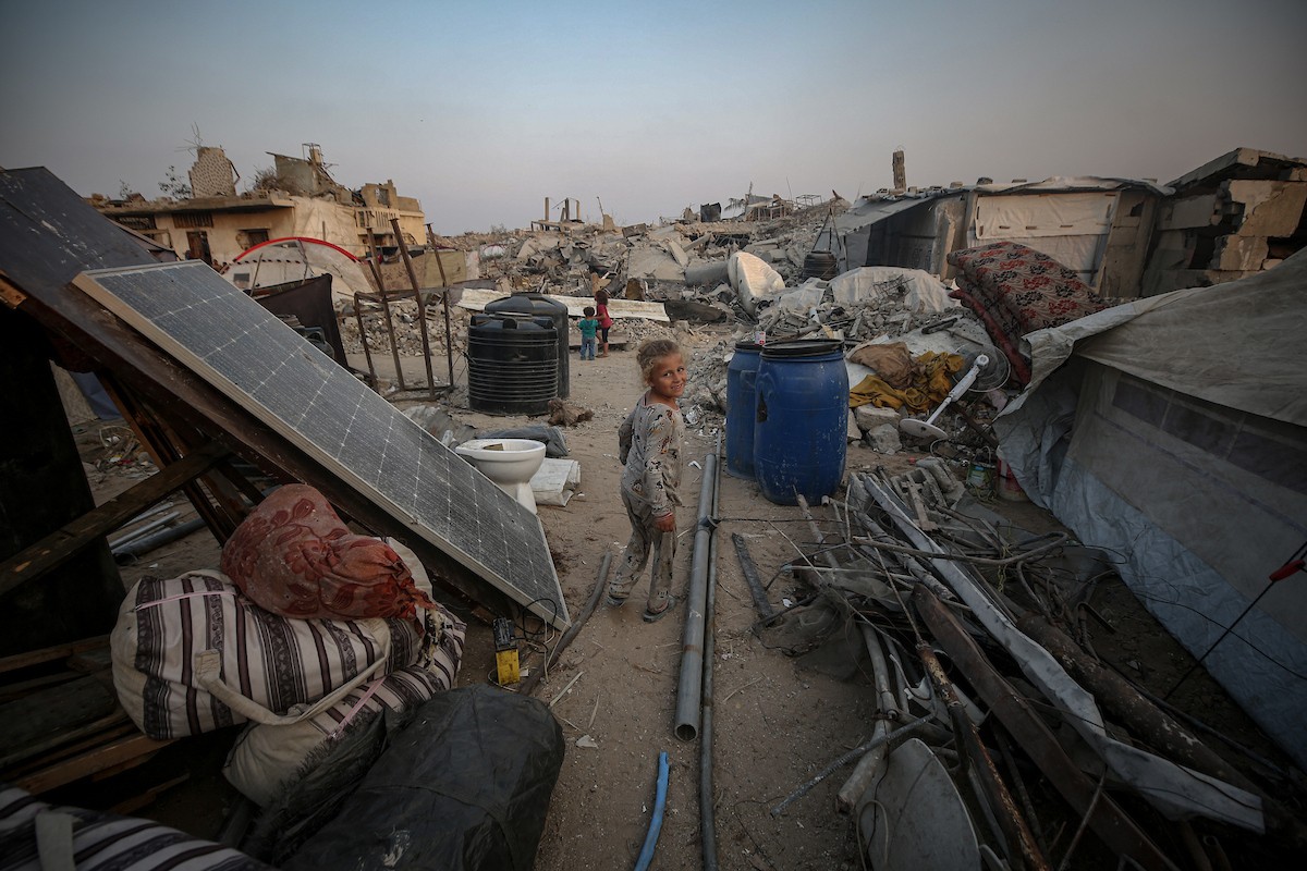 العائلات الفلسطينية العائدة إلى جباليا في شمال قطاع غزة تواصل حياتها بوسائل محدودة (16).jpg