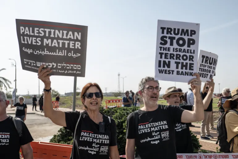 المتظاهرون رفعوا شعارات من بينه حياة الفلسطينيين مهمة (الأناضول).webp