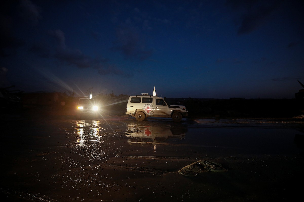 عمليات البحث لاستعادة جثث الرهائن الإسرائيليين كجزء من اتفاق وقف إطلاق النار وتبادل الأسرى بين حماس وإسرائيل (10).jpg