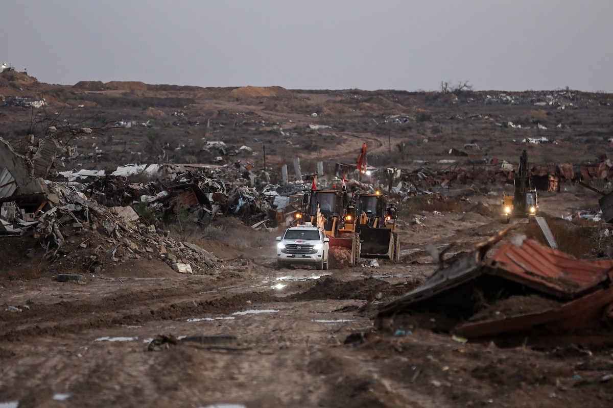 عمليات البحث لاستعادة جثث الرهائن الإسرائيليين كجزء من اتفاق وقف إطلاق النار وتبادل الأسرى بين حماس وإسرائيل (16).jpg