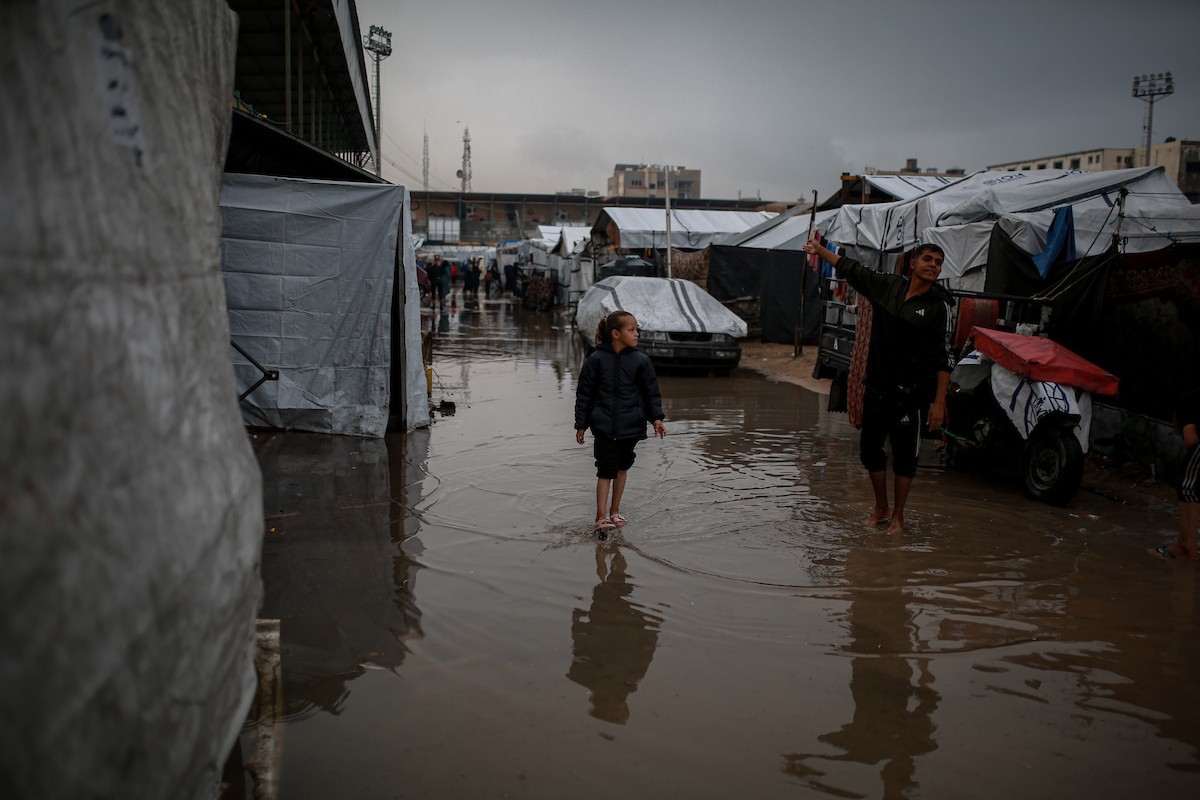 يعاني الفلسطينيون الذين دمرت منازلهم جراء الهجمات الإسرائيلية من سوء (5).jpg
