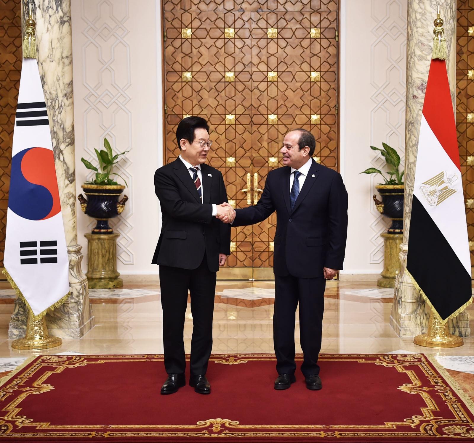 الرئيس عبد الفتاح السيسي خلال استقباله نظيره الكوري الجنوبي لي جاي ميونج