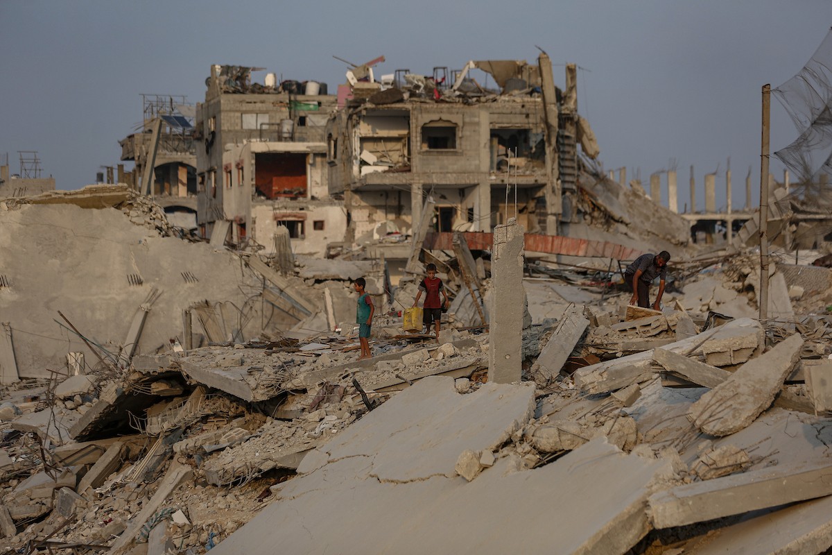 العائلات الفلسطينية العائدة إلى جباليا في شمال قطاع غزة تواصل حياتها بوسائل محدودة (6).jpg