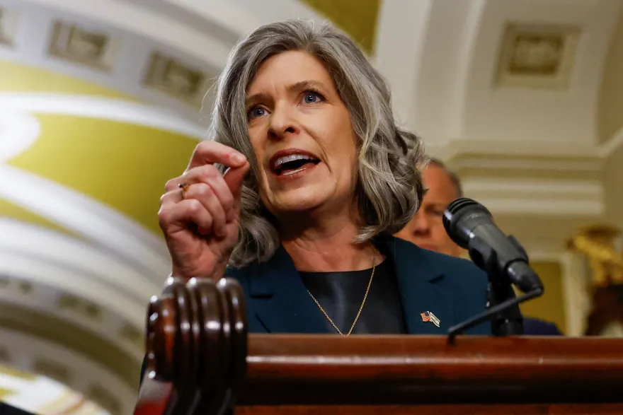 السناتور الأمريكية المنتمية للحزب الجمهوري جوني إرنست - رويترز.webp