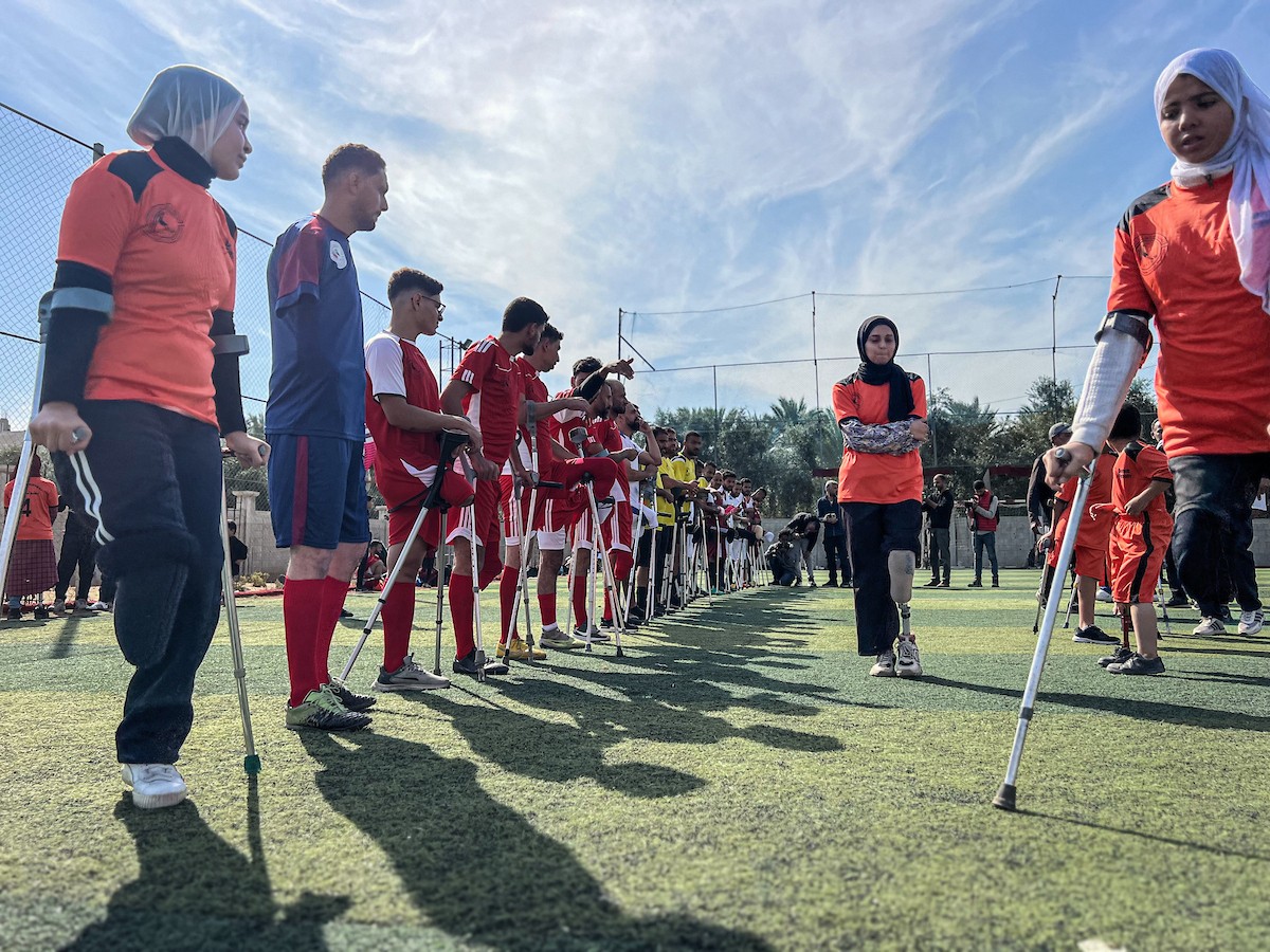 رياضيون فلسطينيون مبتورو الأطراف ضمن فعاليات بطولة الأمل لكرة القدم التي نظمتها جمعية د (22).jpg