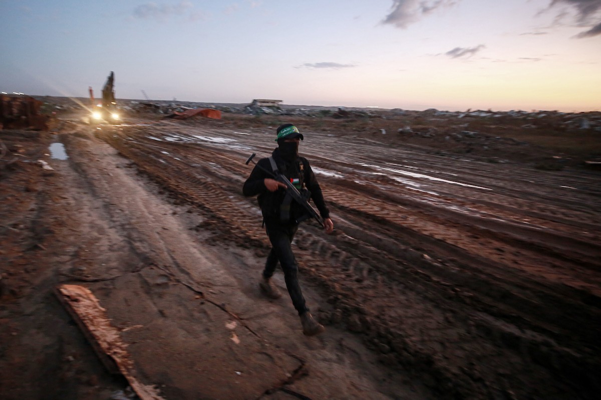 عمليات البحث لاستعادة جثث الرهائن الإسرائيليين كجزء من اتفاق وقف إطلاق النار وتبادل الأسرى بين حماس وإسرائيل (6).jpg