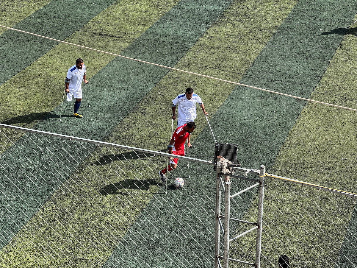 رياضيون فلسطينيون مبتورو الأطراف ضمن فعاليات بطولة الأمل لكرة القدم التي نظمتها جمعية د (35).jpg