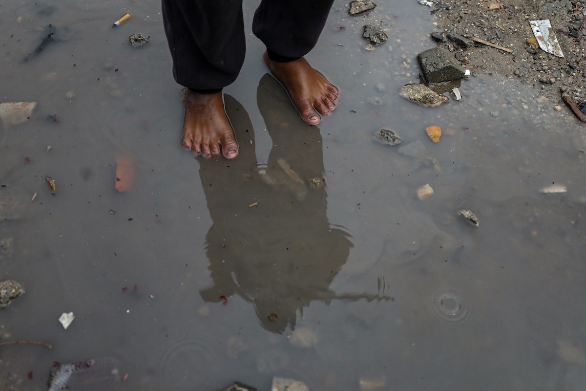 مسنان يعتنيان بـ 36 حفيدًا بعد أن فقدا خمسة من أبنائهما خلال الحرب الإسرائيلية على قطاع غزة (2).jpg