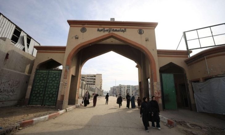 الجامعة الإسلامية في غزة تعيد طلابها لمقاعد الدراسة.jpg