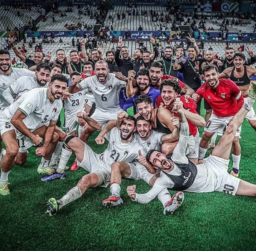 فرحة عارمة للمنتخب الفلسطيني بتأهله برفقة نظيره السوري.jpg
