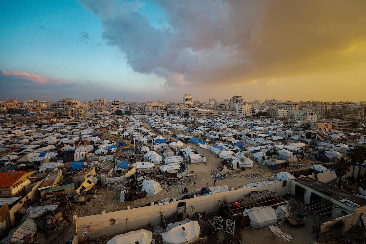 صور عامة لخيام النازحين على شاطئ مدينة غزة 26 ديسمبر/كانون الأول 2025، تصوير: عمر أشتوي