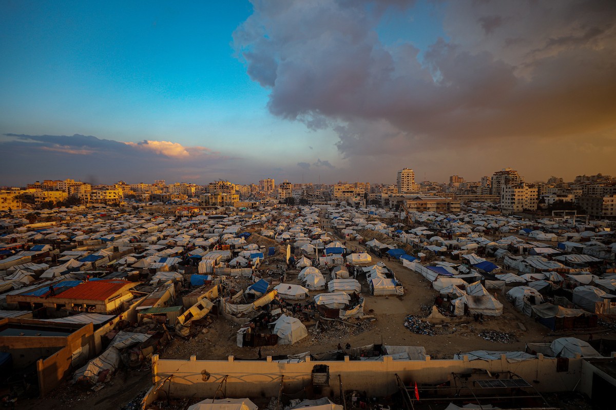صور عامة لخيام النازحين على شاطئ مدينة غزة 26 ديسمبر/كانون الأول 2025، تصوير: عمر أشتوي