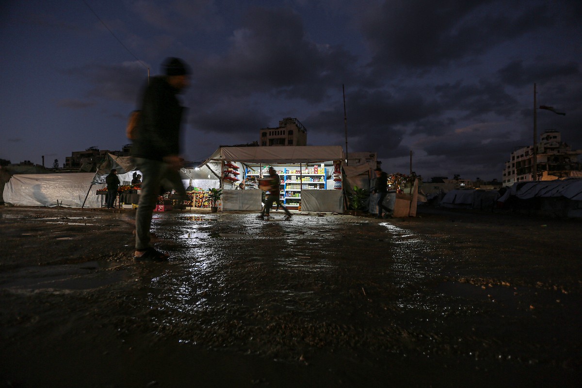 مدينة غزة في ظل الأجواء الباردة، 30 ديسمبر/كانون الأول 2025. تصوير: عمر أشتوي