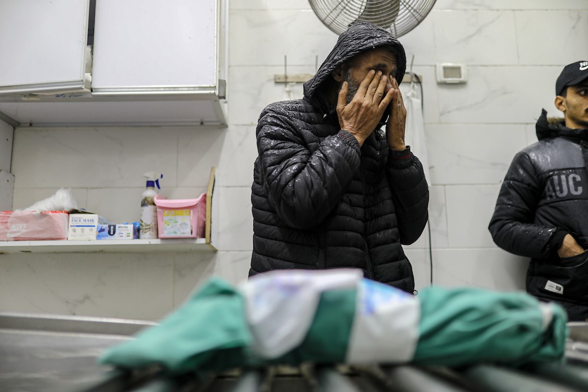 توفي طفل رضيع يبلغ من العمر ثلاثة أشهر، يُدعى تيم الخواجة، كان يعيش في خيمة بمخيم الشاطئ غرب مدينة غزة، نتيجةً لظروف الطقس الباردة في شمال قطاع غزة، في 12 ديسمبر/كانون الأول 2025.