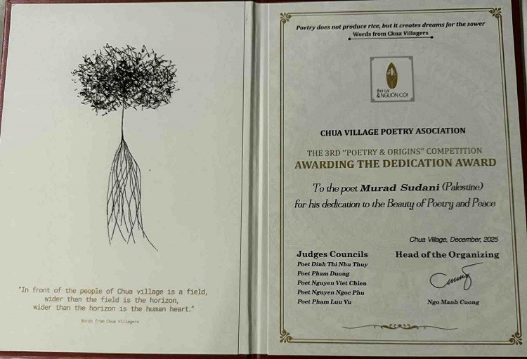 رئيس اتحاد كتاب فيتنام يكرّم الشاعر مراد السوداني 1.jpeg